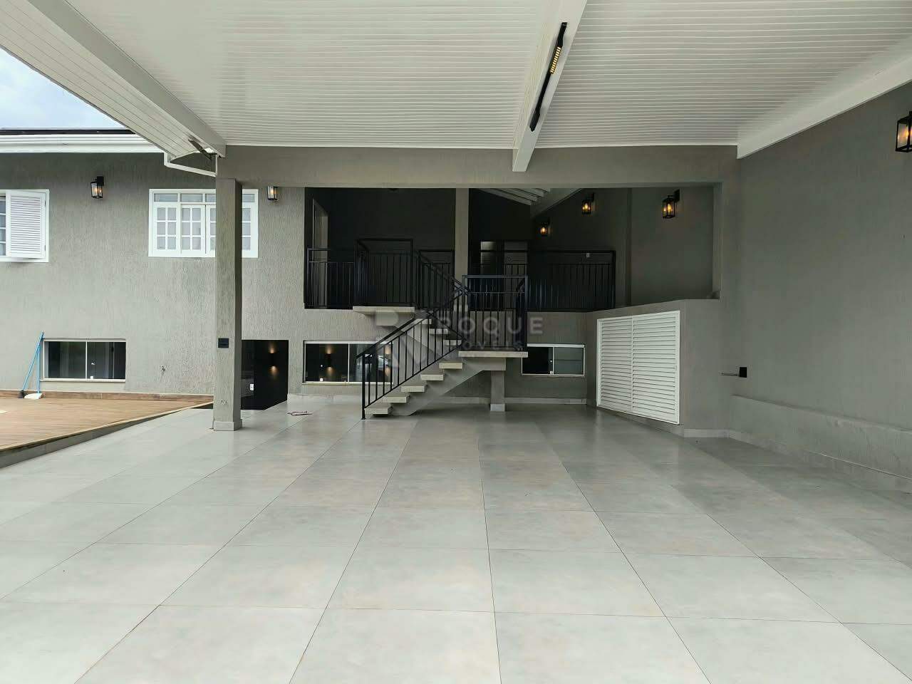 Casa em condomínio para aluguel no bairro Jardim Residencial Alto Da Capela: Garagem