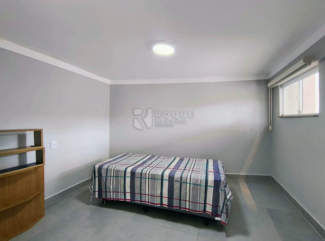 Casa em condomínio para aluguel no bairro Jardim Residencial Alto Da Capela: Dormitório 01 inferior