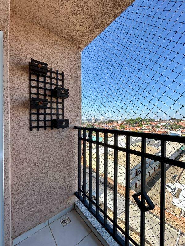 Apartamento para aluguel no bairro Chácaras Antonieta: Sacada
