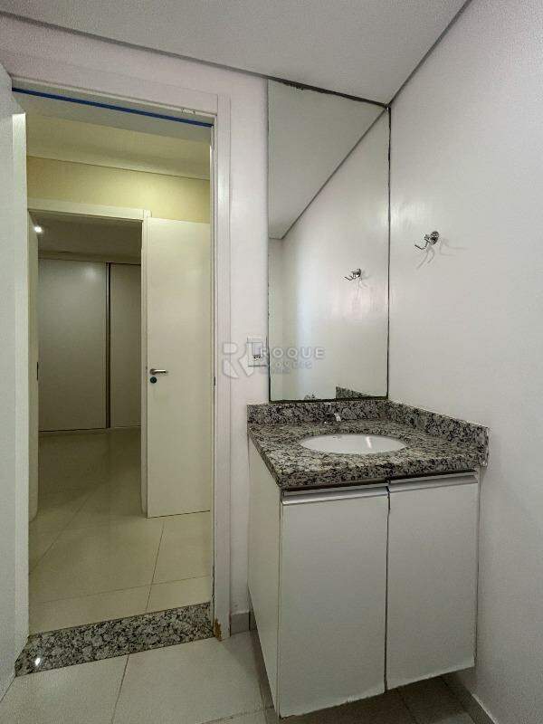 Apartamento para aluguel no bairro Chácaras Antonieta: WC social