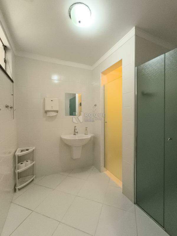 Casa em condomínio para aluguel no bairro Estância Eldorado: WC SUÍTE 1