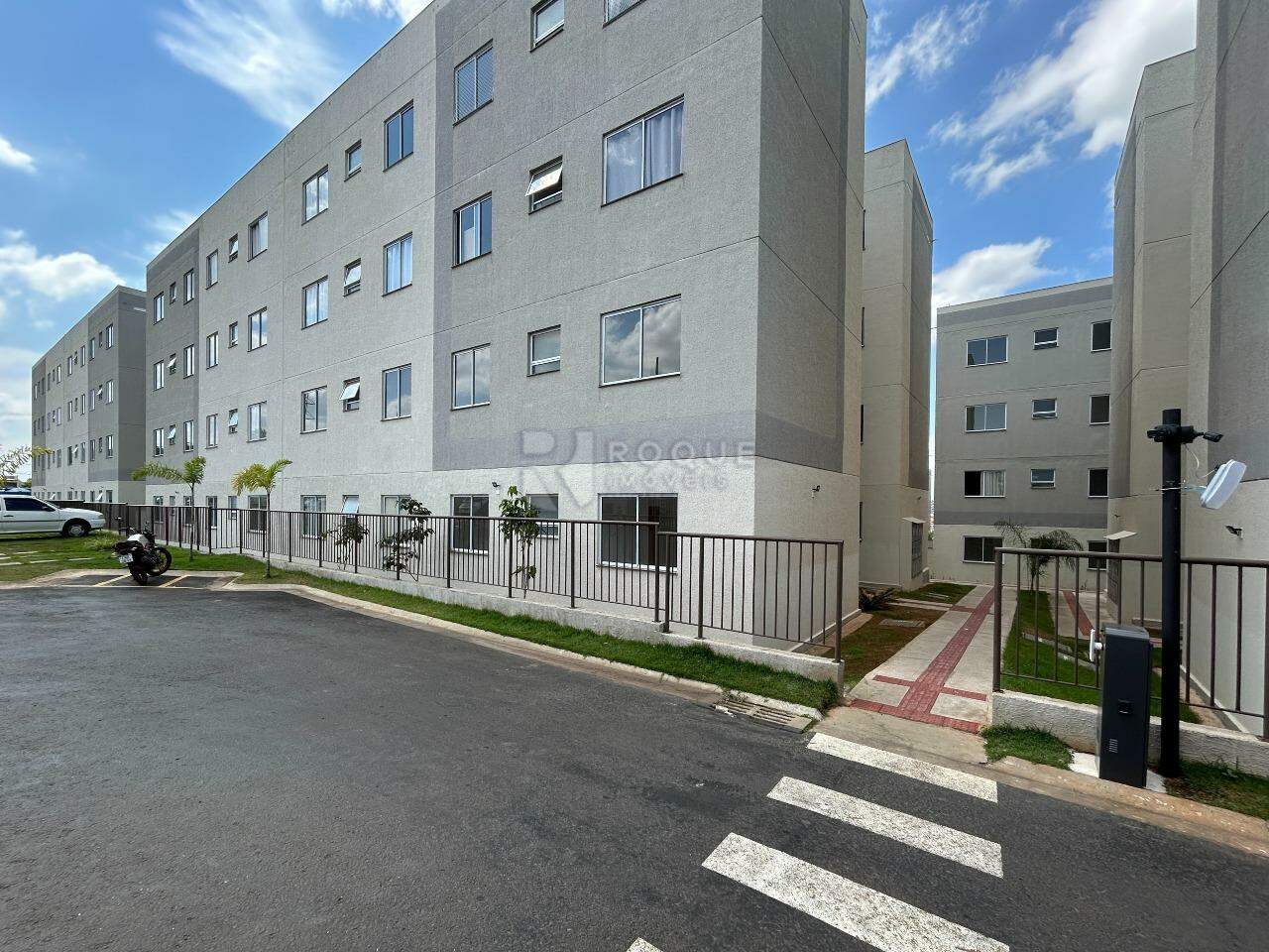 Apartamento para aluguel no bairro Fazenda Duas Barras: Condomínio 