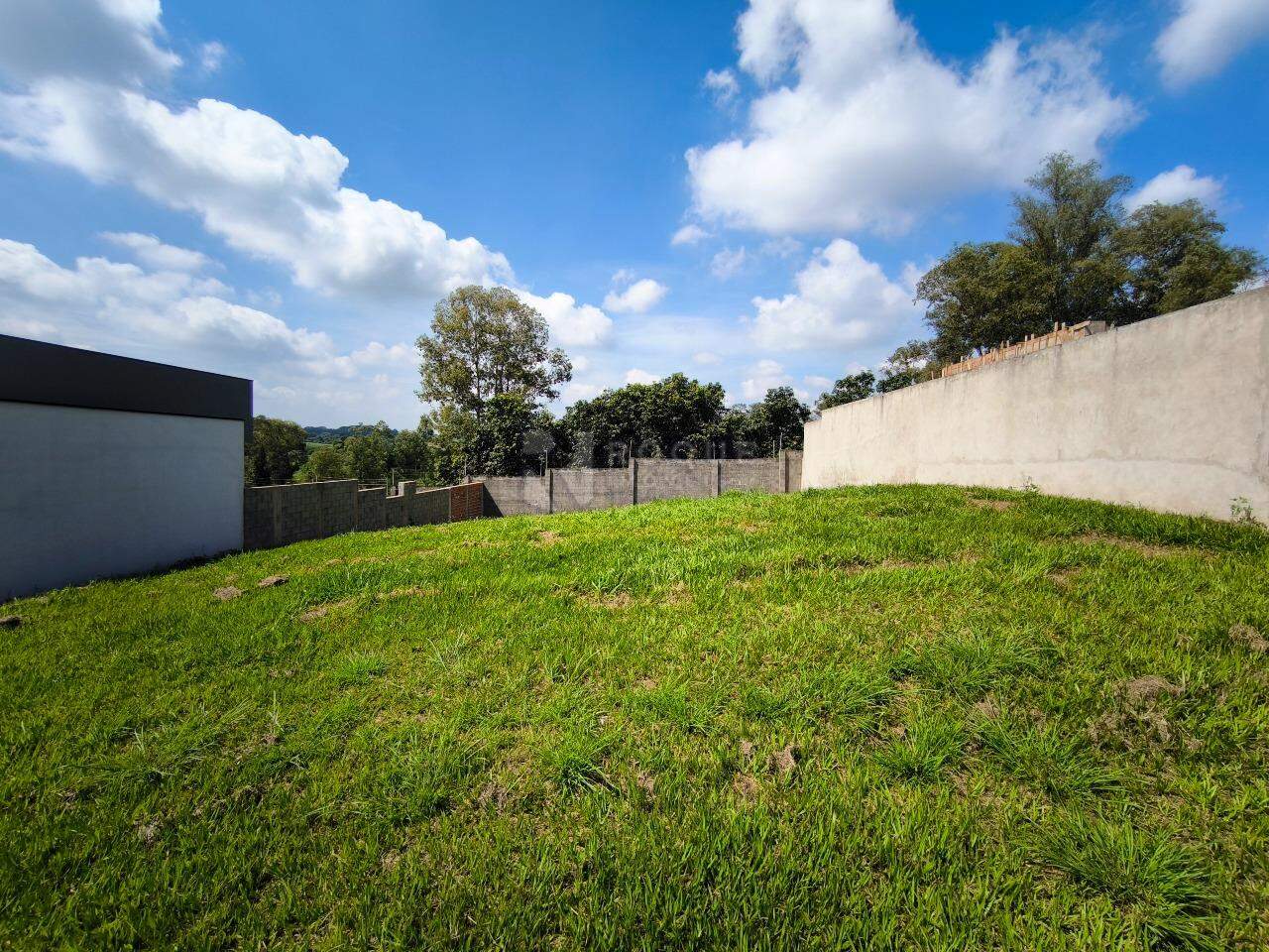 Terreno em condomínio à venda no bairro Residencial Florisa: