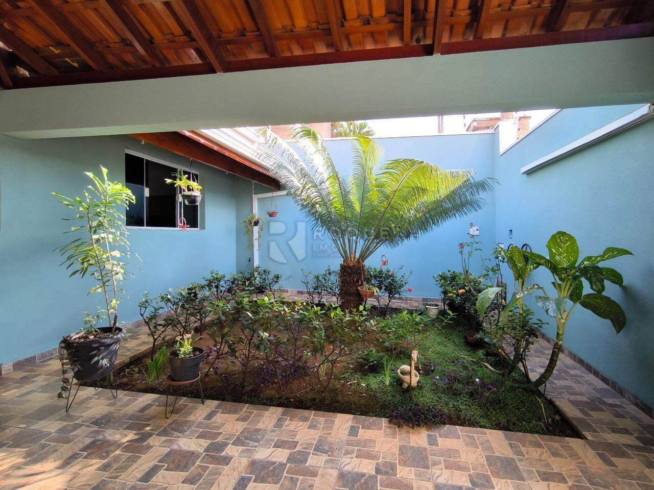 Casa Residencial à venda no bairro Parque Pompeu: JARDIM