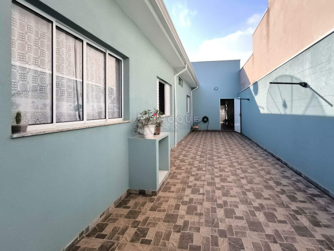 Casa Residencial à venda no bairro Parque Pompeu: LATERAL EXTERNA