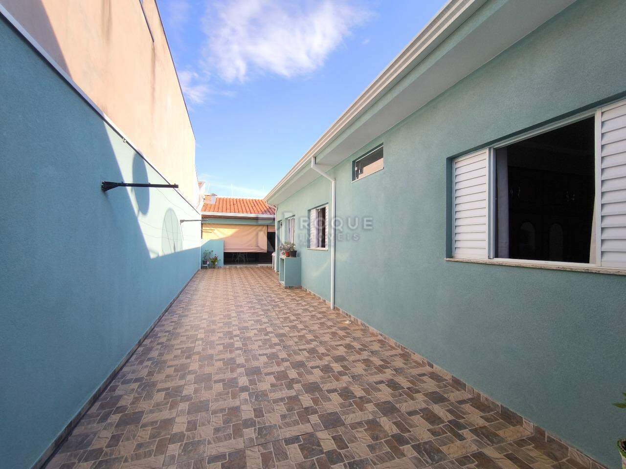 Casa Residencial à venda no bairro Parque Pompeu: ÁREA DE VARAL