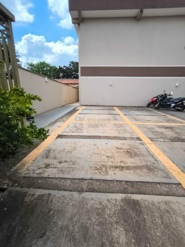 Casa Residencial à venda no bairro Jardim Residencial Village: VAGA DE ESTACIONAMENTO