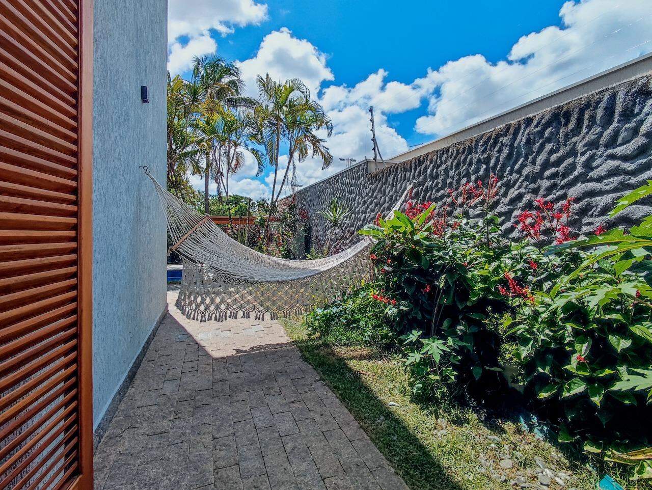 Casa em condomínio para aluguel no bairro Portal das Rosas: LATERAL EXTERNA