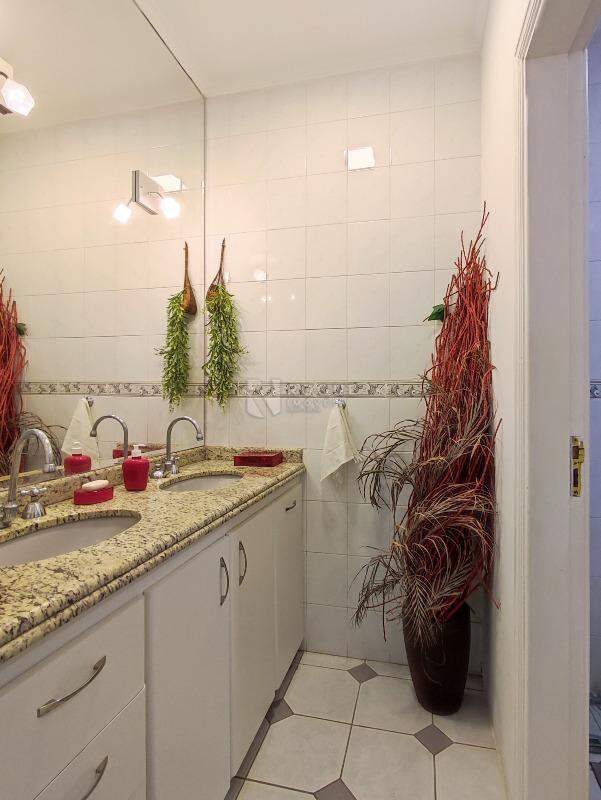 Casa em condomínio para aluguel no bairro Portal das Rosas: BANHEIRO SOCIAL
