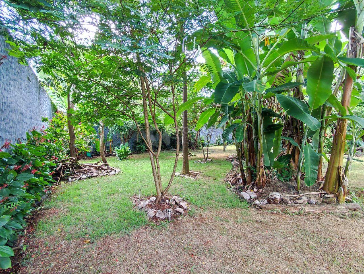 Casa em condomínio para aluguel no bairro Portal das Rosas: QUINTAL