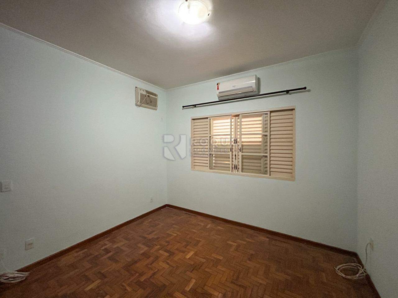 Casa Residencial para aluguel no bairro Jardim Brasil: Dormitório 3 suíte 