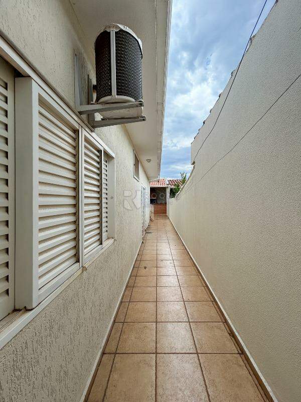 Casa Residencial para aluguel no bairro Jardim Brasil: Corredor 