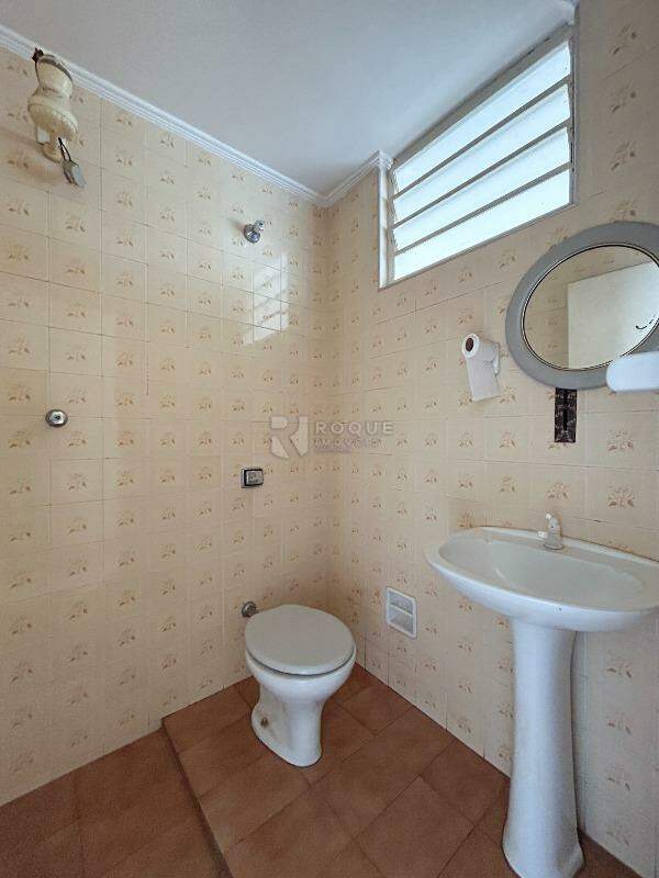 Casa Residencial para aluguel no bairro Jardim Brasil: WC social fundo 