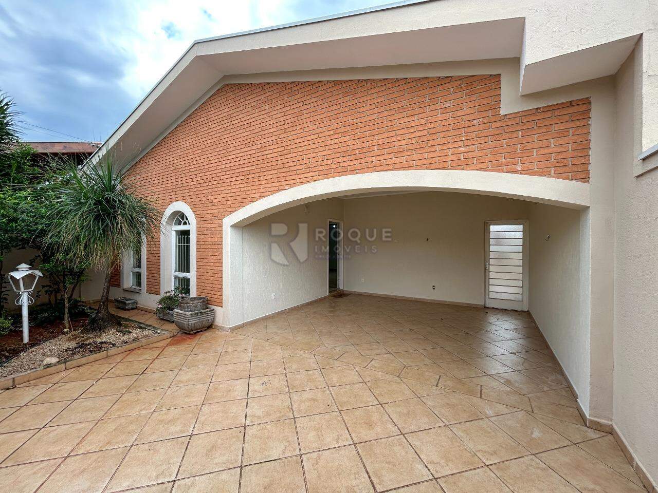 Casa Residencial para aluguel no bairro Jardim Brasil: Frente 