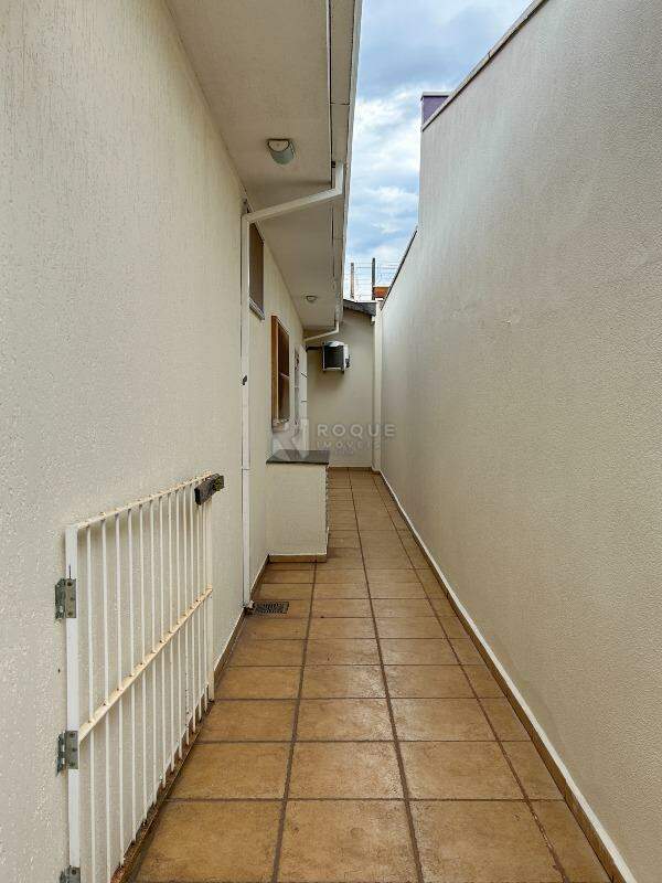 Casa Residencial para aluguel no bairro Jardim Brasil: Corredor 2