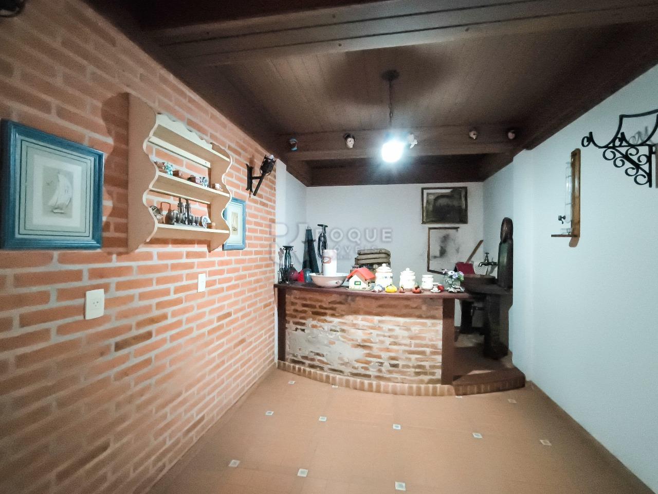 Casa em condomínio à venda no bairro Parque São Bento: ADEGA