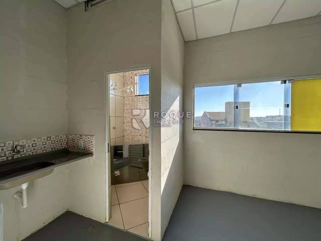 Barracão/Galpão para aluguel no bairro Jardim Porto Real IV: Lavabo segundo andar