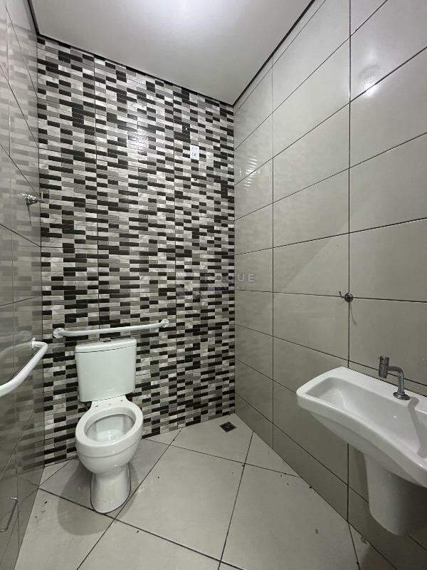 Barracão/Galpão para aluguel no bairro Jardim Porto Real IV: WC social 1