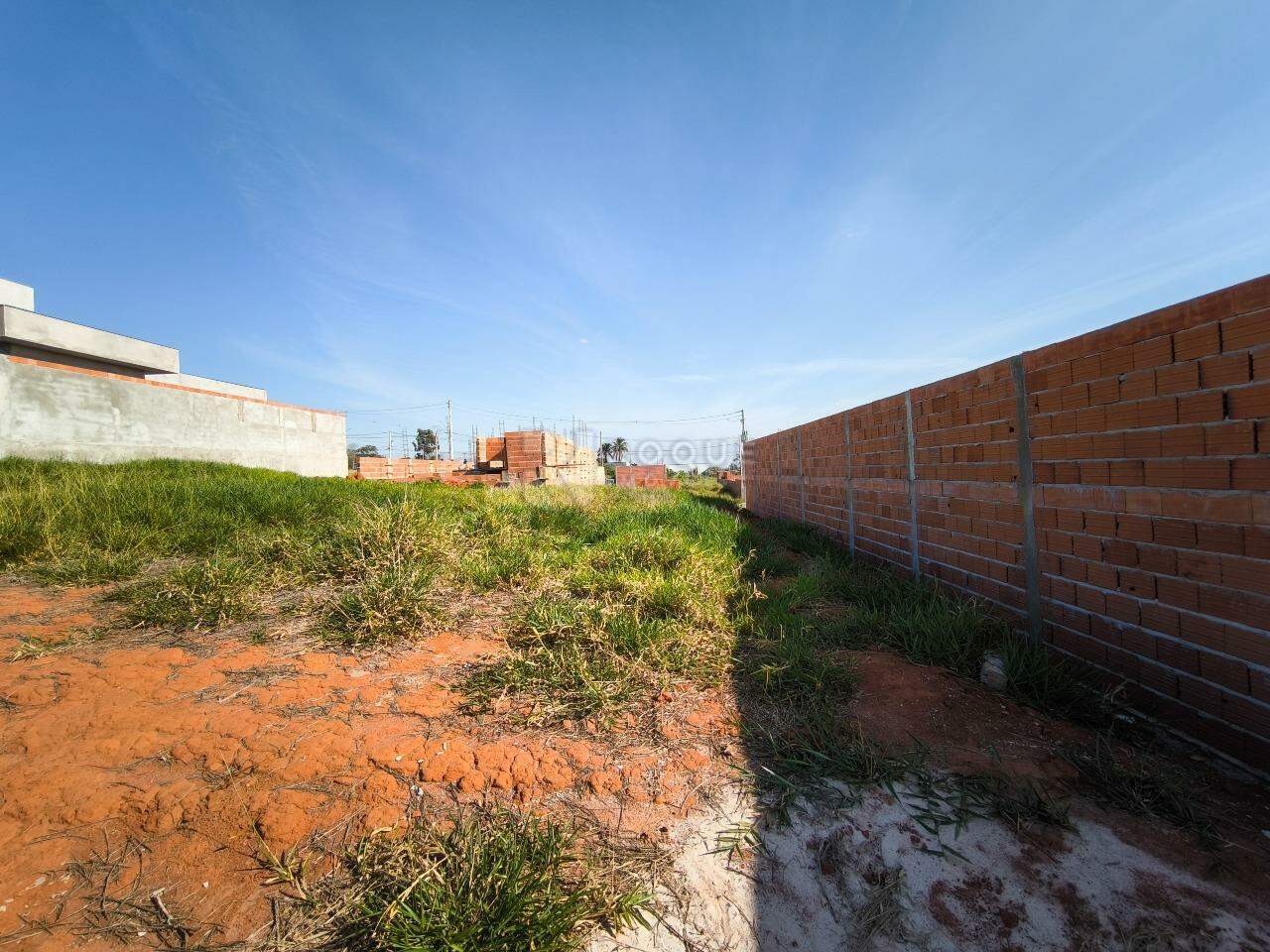 Terreno à venda no bairro Residencial Vile I: 