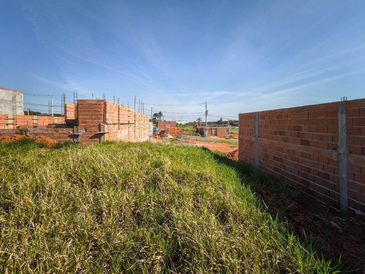 Terreno à venda no bairro Residencial Vile I: 