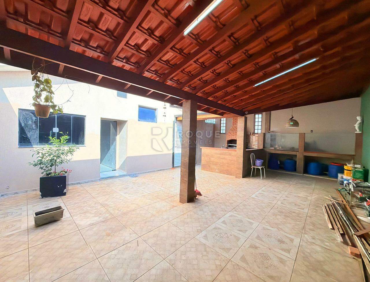 Casa Residencial para aluguel no bairro Jardim Rossi: Garagem