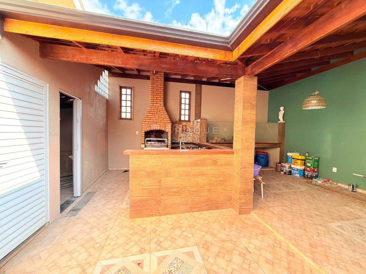 Casa Residencial para aluguel no bairro Jardim Rossi: Garagem