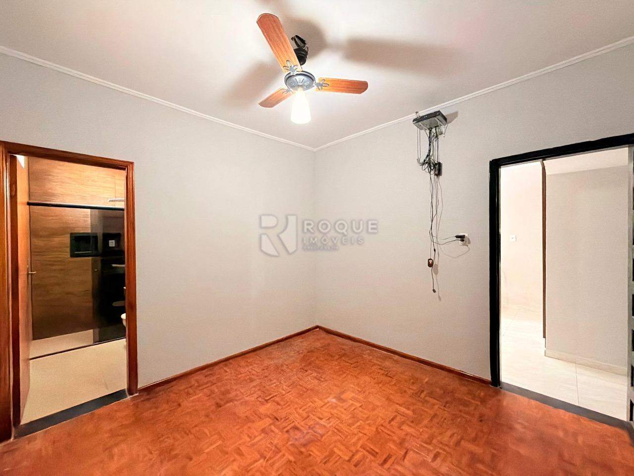 Casa Residencial para aluguel no bairro Jardim Rossi: Suíte