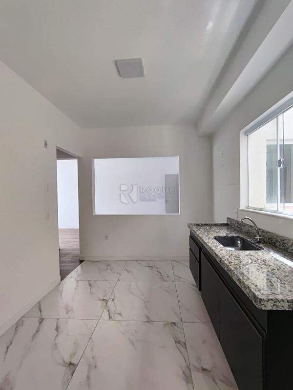 Apartamento à venda no bairro Jardim Santa Adélia: Cozinha