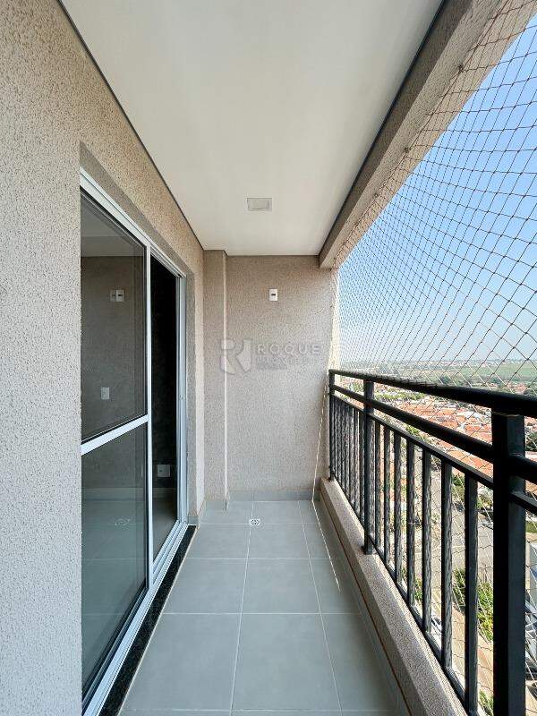 Apartamento para aluguel no bairro Jardim Santa Adélia: Sacada
