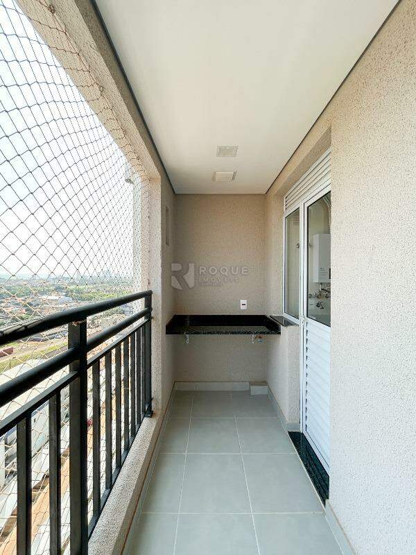 Apartamento para aluguel no bairro Jardim Santa Adélia: Sacada