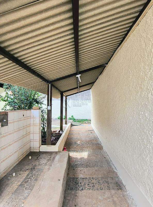 Casa Residencial para aluguel no bairro Jardim Mercedes: Lavanderia