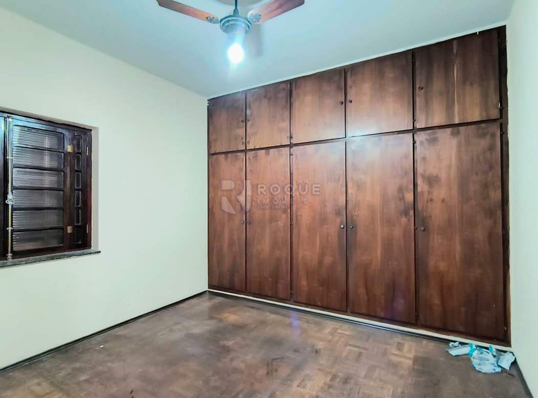 Casa Residencial para aluguel no bairro Jardim Mercedes: Dormitório 01