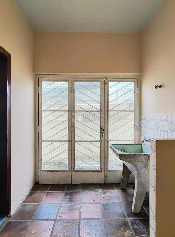 Casa Residencial para aluguel no bairro Jardim Mercedes: Lavanderia