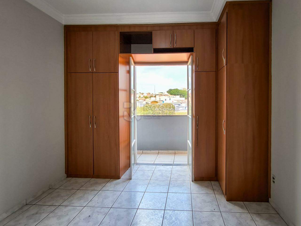 Casa Residencial à venda no bairro Vila Rocha: SUÍTE