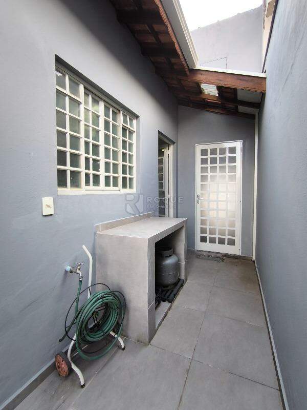 Casa Residencial à venda no bairro Vila Rocha: ENTRADA DE SERVIÇO