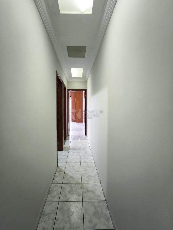 Casa Residencial à venda no bairro Vila Rocha: CORREDOR INTERNO