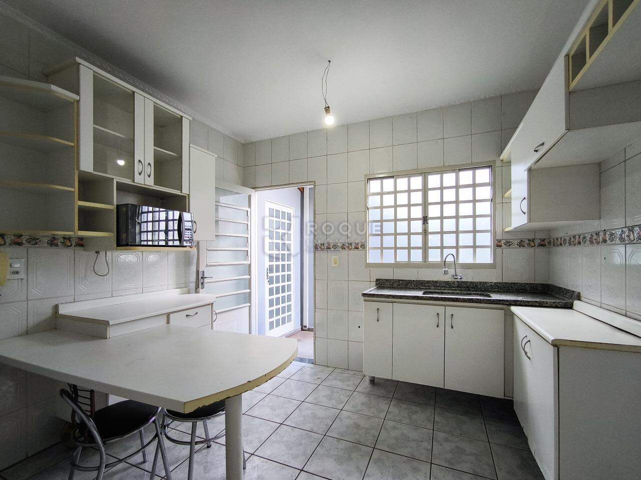 Casa Residencial à venda no bairro Vila Rocha: COZINHA