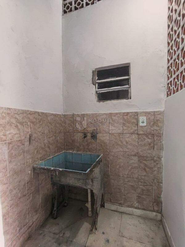 Casa Residencial para aluguel no bairro Jardim Ouro Verde: Lavanderia