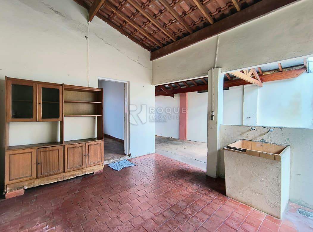 Casa Residencial para aluguel no bairro Jardim Nova Itália: Lavanderia
