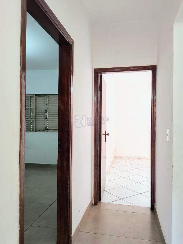 Casa Residencial para aluguel no bairro Jardim Nova Itália: Hall