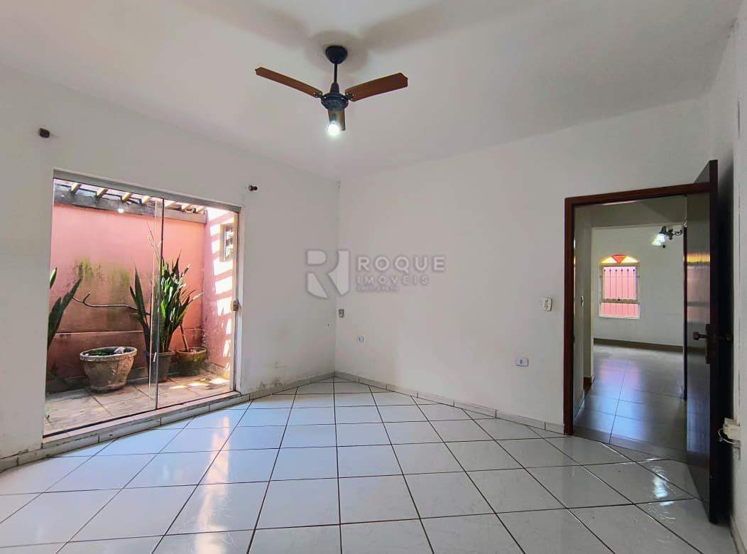 Casa Residencial para aluguel no bairro Jardim Nova Itália: Dormitório 03 