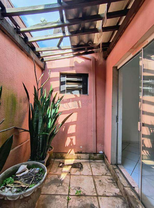 Casa Residencial para aluguel no bairro Jardim Nova Itália: Jardim de inverno