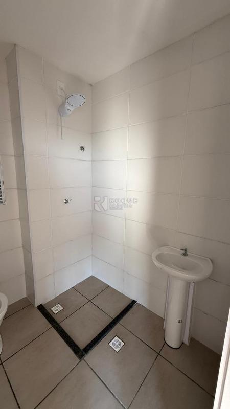 Apartamento para aluguel no bairro Chácaras Antonieta: Wc
