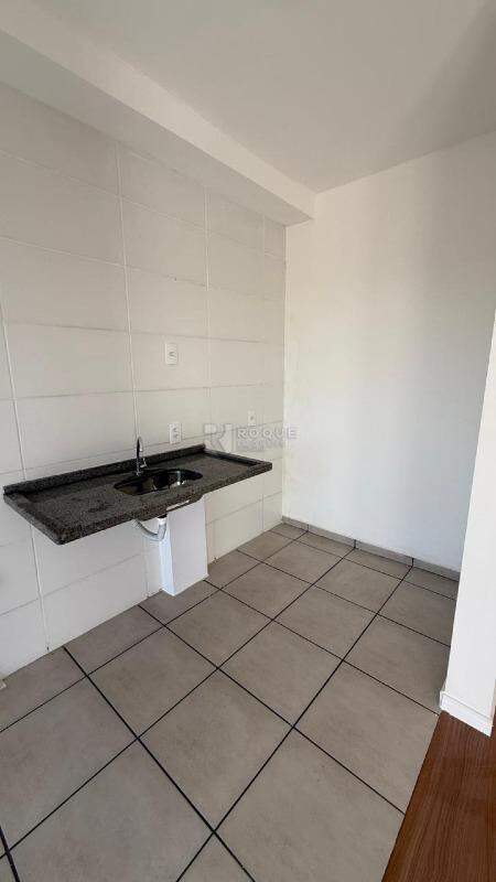 Apartamento para aluguel no bairro Chácaras Antonieta: Cozinha