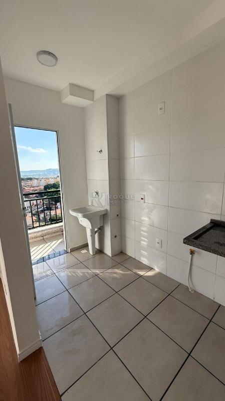 Apartamento para aluguel no bairro Chácaras Antonieta: Cozinha / Área de serviço