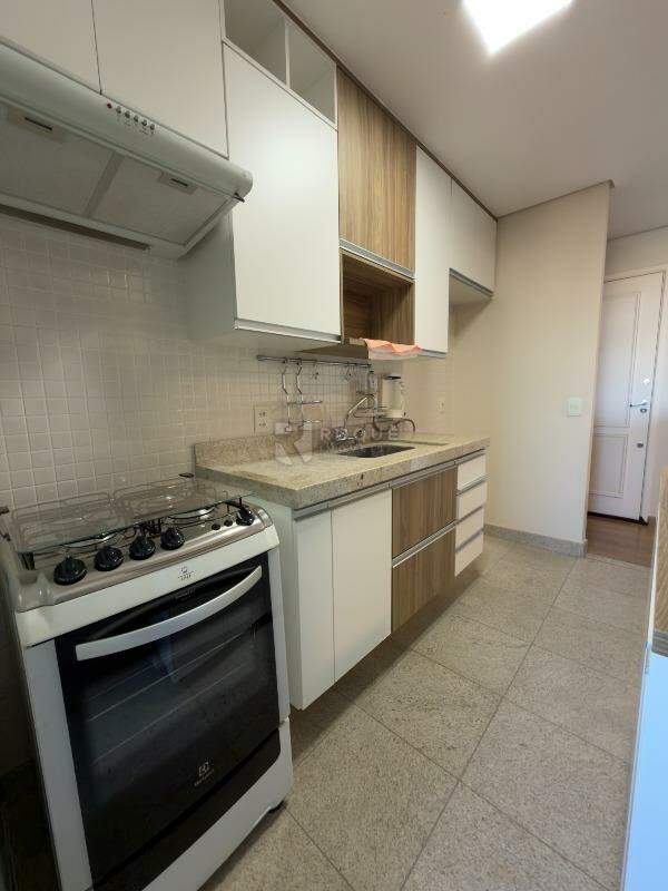 Apartamento à venda no bairro Desmembramento Oscar Antonio Breda: cozinha