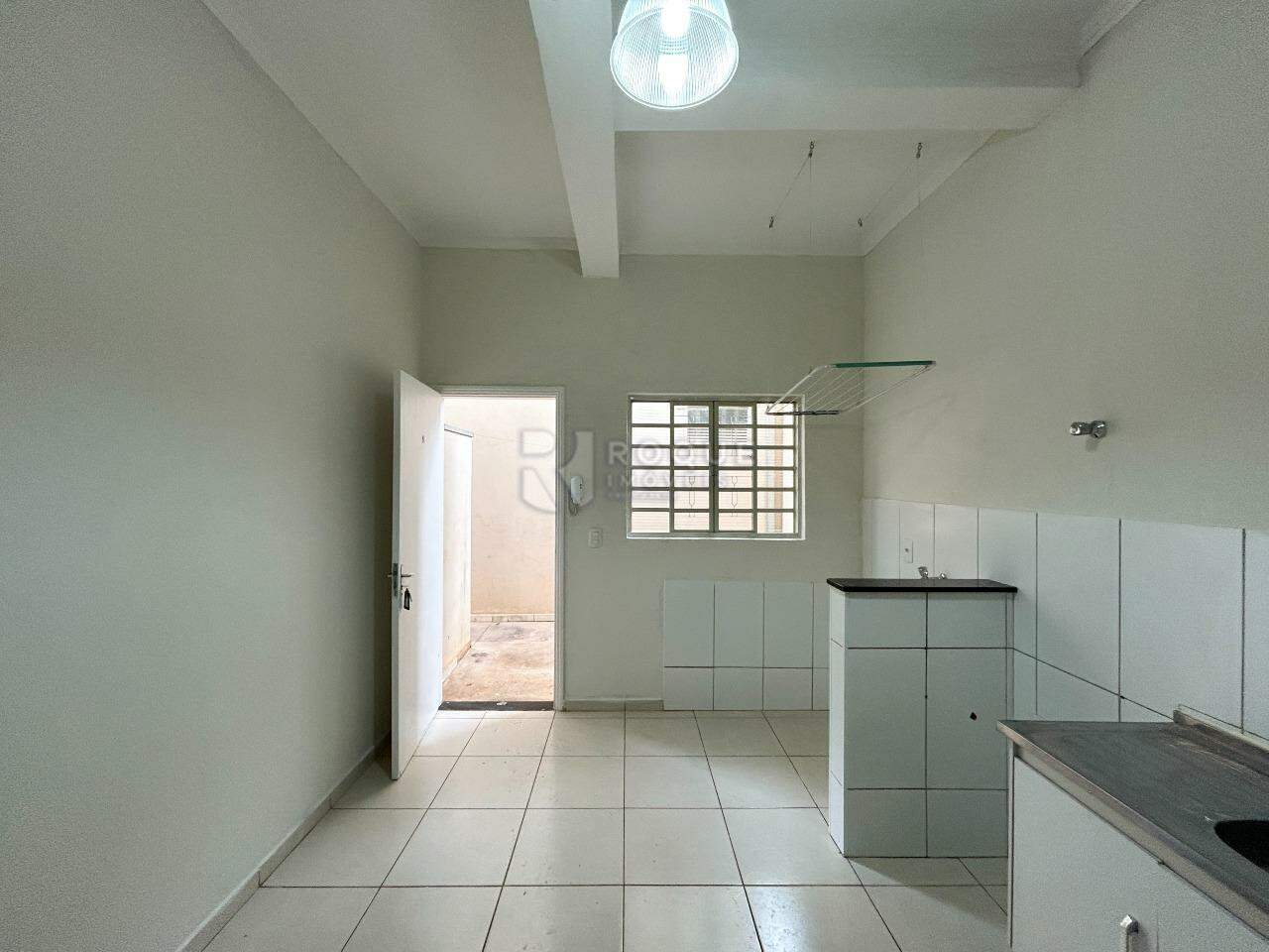 Kitnet para aluguel no bairro Jardim Residencial Village: Área de serviço / Cozinha 