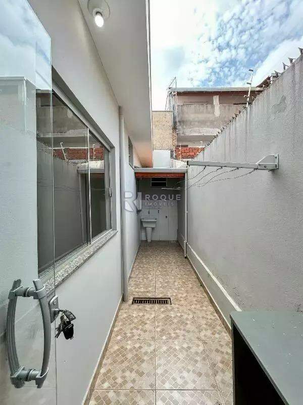 Casa Residencial à venda no bairro Jardim Manacá: Corredor - Casa 2