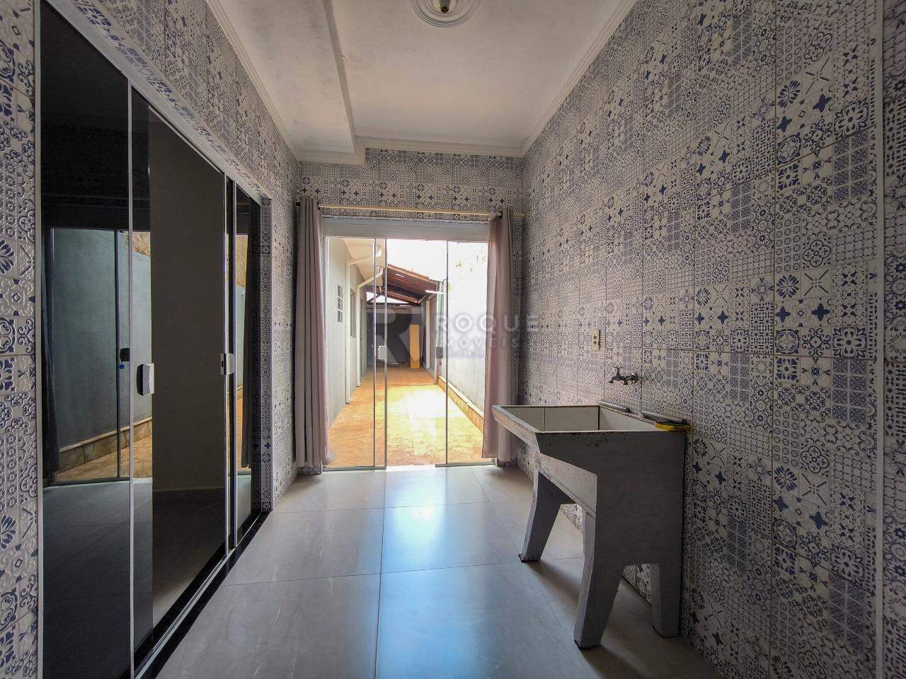 Casa Residencial à venda no bairro Parque Residencial Belinha Ometto: LAVANDERIA