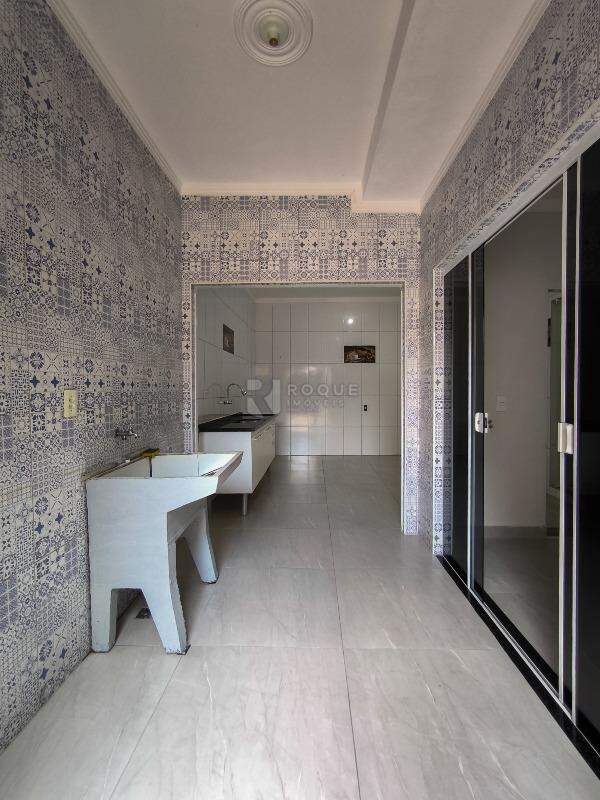 Casa Residencial à venda no bairro Parque Residencial Belinha Ometto: LAVANDERIA